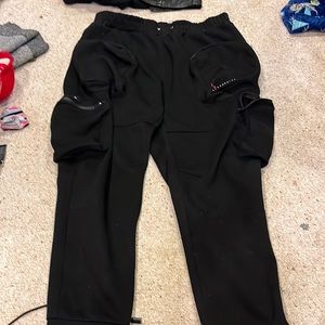 XL men black sweatpants w many pockets